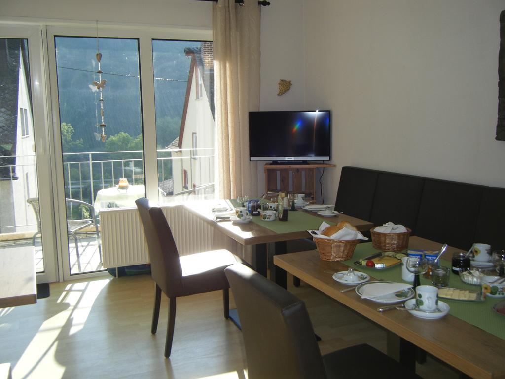 Ferienweingut Hensler Hotel Briedel Eksteriør billede